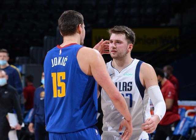  东契奇三双表现独行侠主场力克太阳迎六连胜